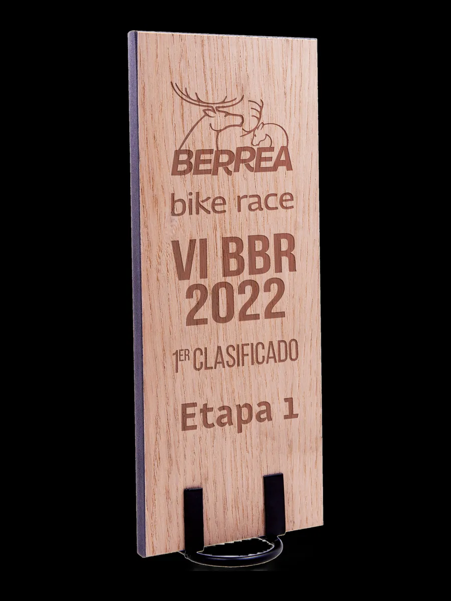 Trofeo Madera Soporte Pinzas