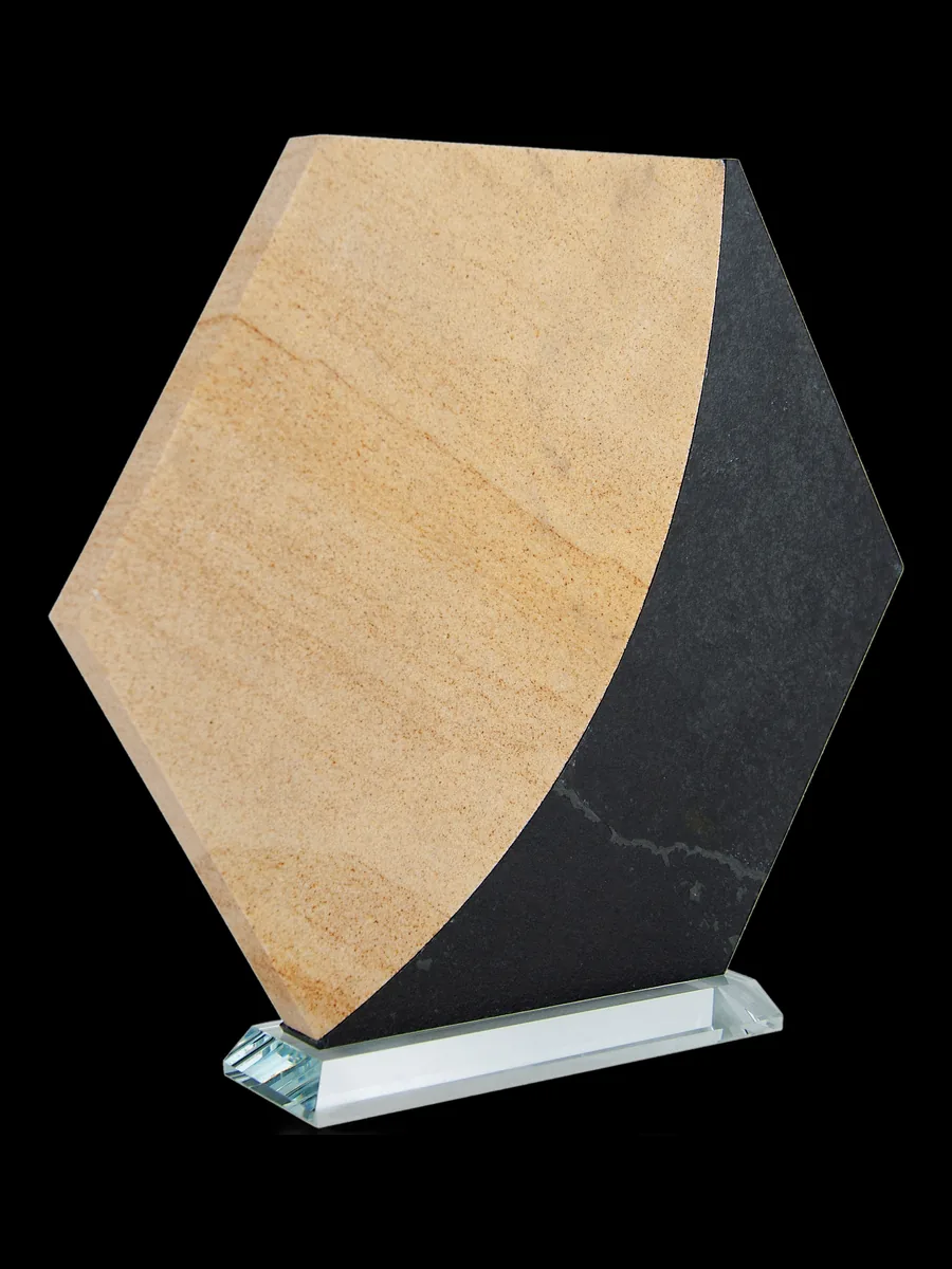 Trofeos de Diseño — metacrilato, piedra, madera